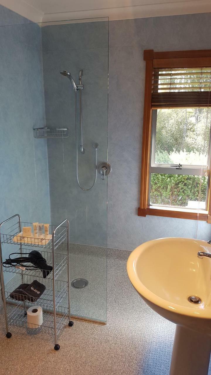 Above The River Karapiro Bed & Breakfast Bagian luar foto