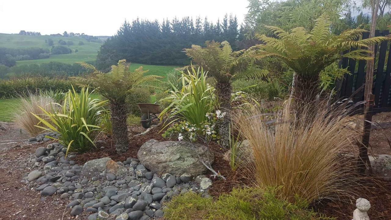 Above The River Karapiro Bed & Breakfast Bagian luar foto